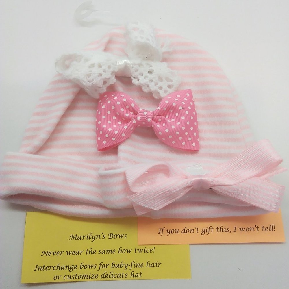 Knitted Cap with 3 Interchangeable Bows